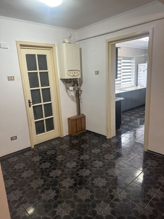 Inchiriez apartament