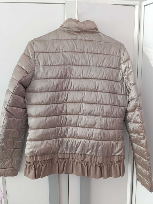 Дамско бежово - златисто яке