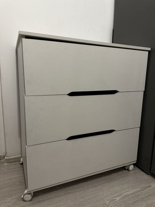 Комод белый на колесиках