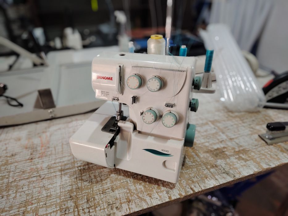Оверлог Janome 9004D