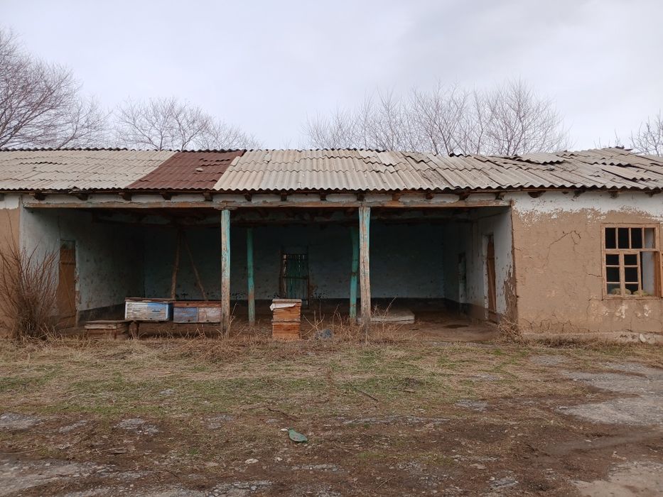 Нотурар йер сотилади!