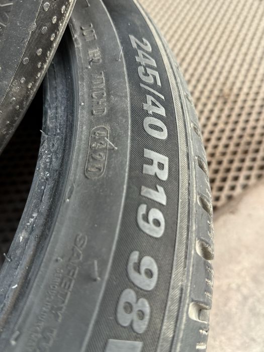 245/40/19 Kumho шины