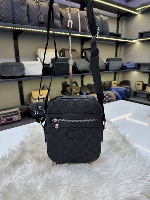 Louis Vuitton / NEW MODEL .