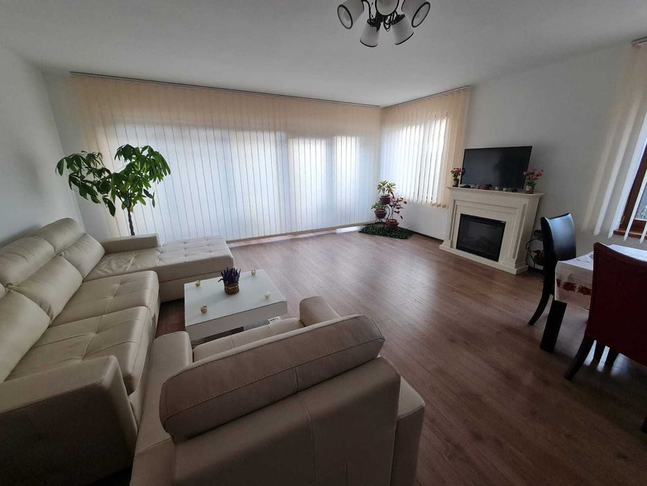 Vând duplex zona Arex  156m2 utili
