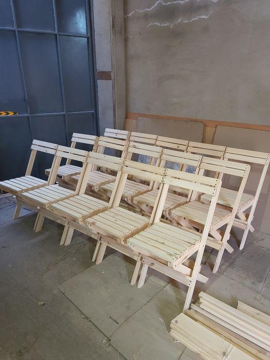 Складные столы и стулья