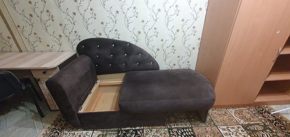 Продам диван, диванчик б/у