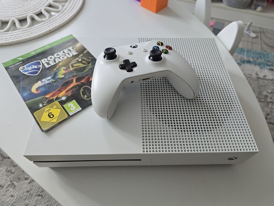 XBOX  one 1 tb .