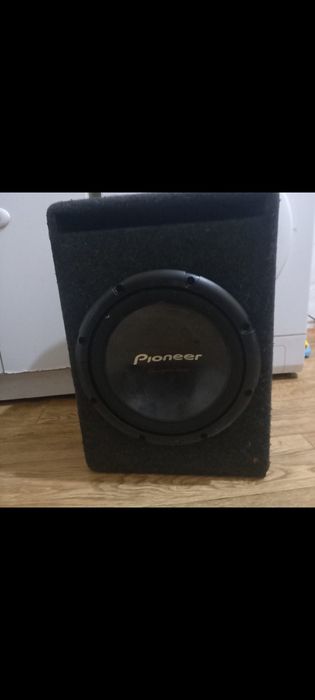 Продам сабуфер пионер