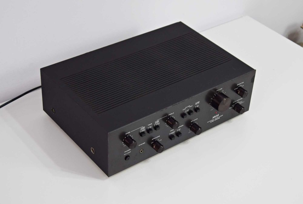 Amplificator Akai AM-2400