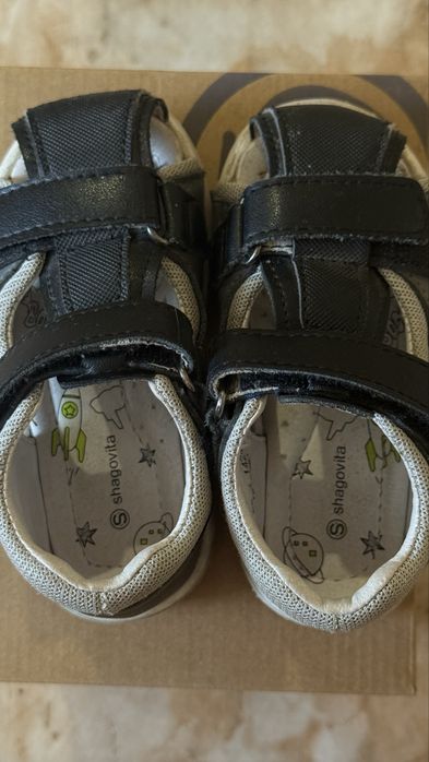 Продам сандалии на малыша