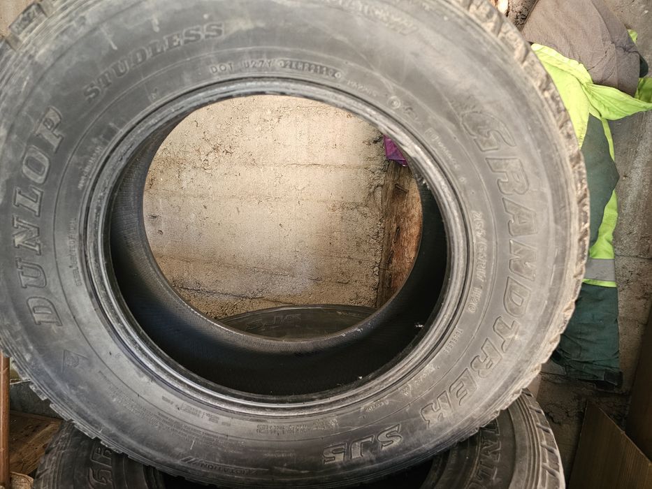 Продам шины 265/65R17