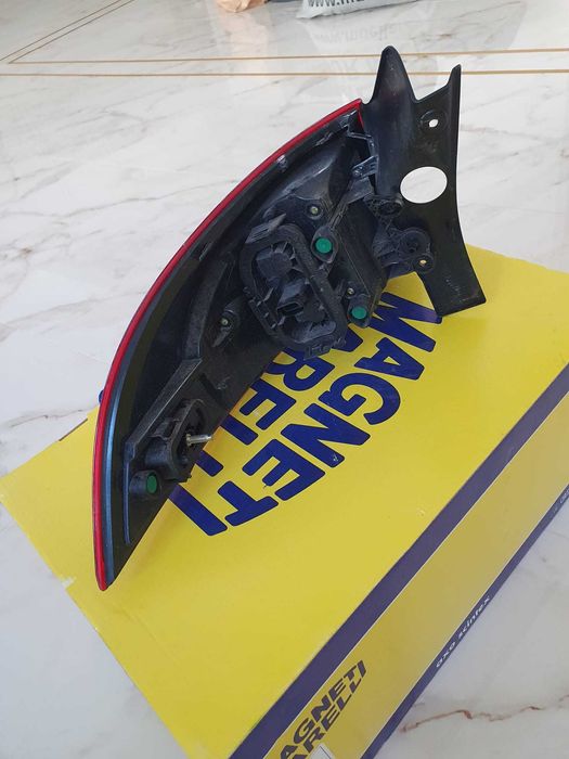 Lampa Spate dreapta exterior Renault Clio IV ( 4 ) MIC DEFECT