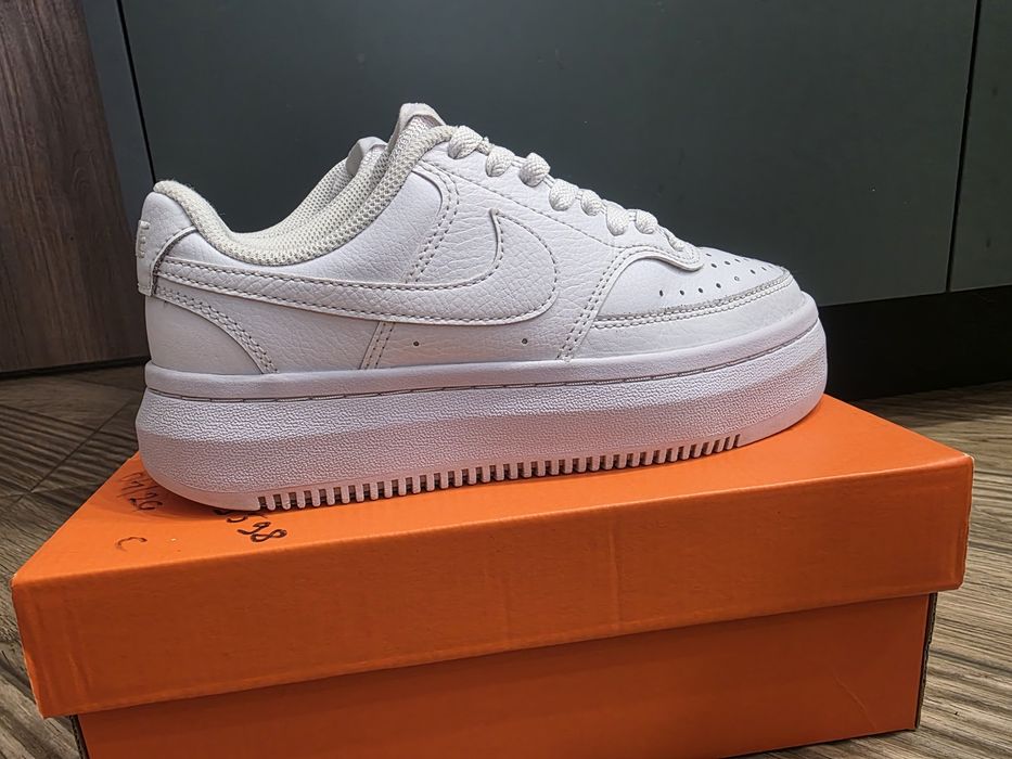Дамски маратонки NIKE