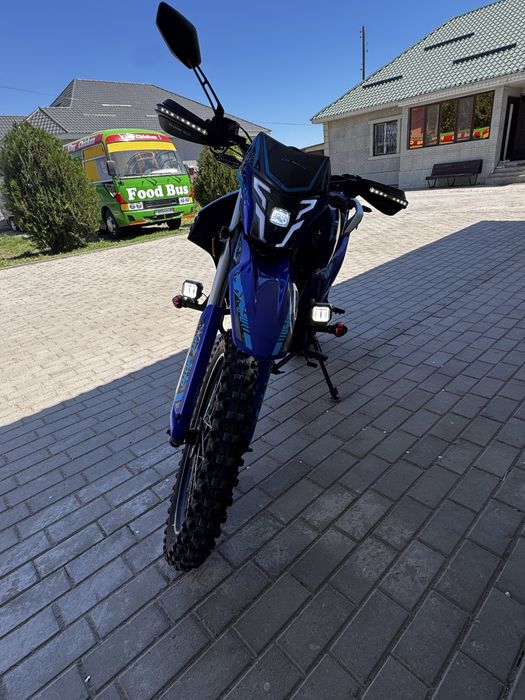 Продам мотоцикл 250 кубов