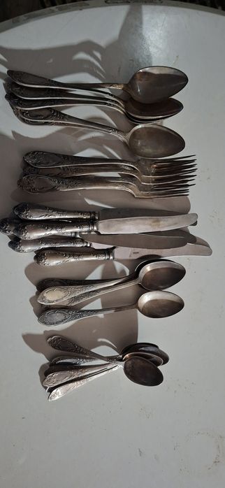Vand set de 30 bucăți tacâmuri argint