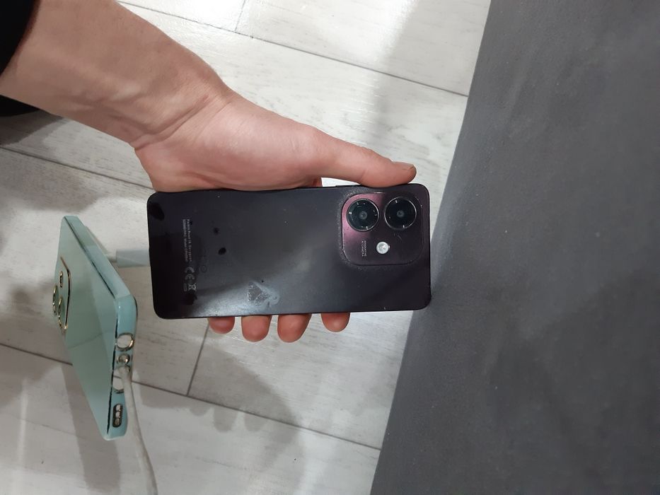 Продам телефон полностью работает