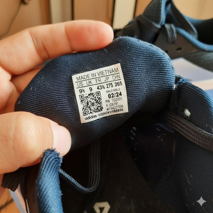 Продам кроссовки Adistar