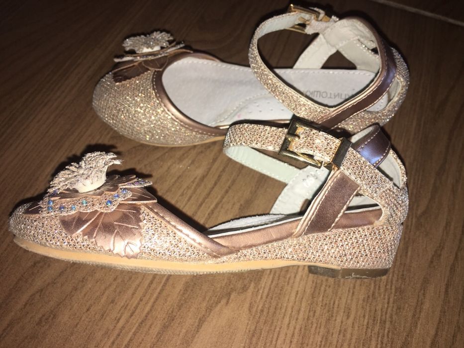 Продам нарядные туфельки!