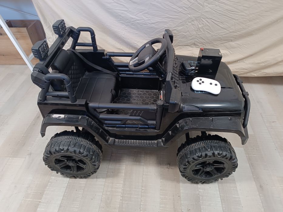 Детска електрическа кола