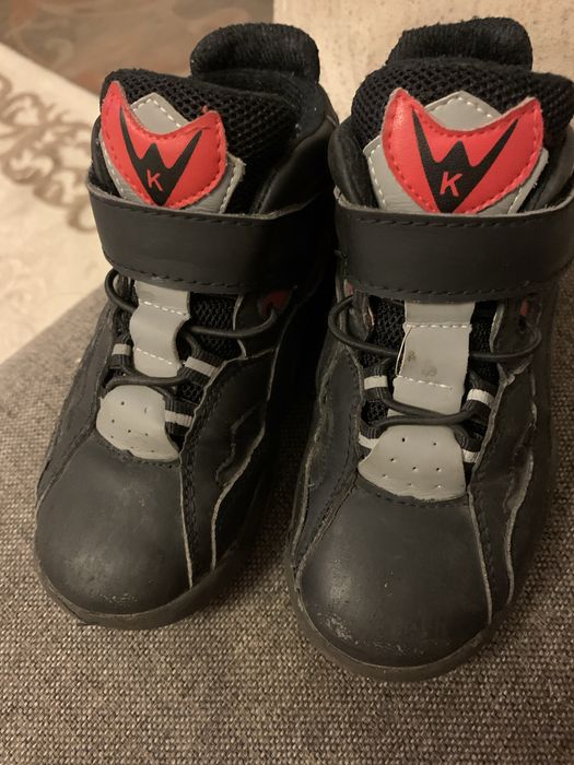 Продам ботинки для мальчиков