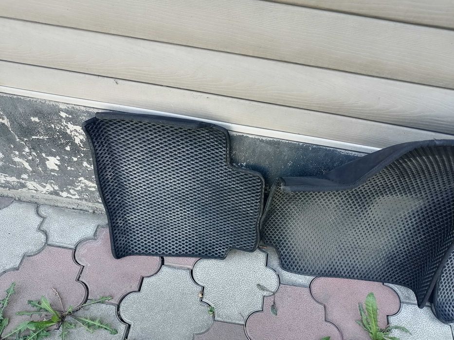 Ева полики в салон автомобиля