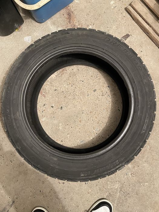 Продаются зимние шины 215/55 R17