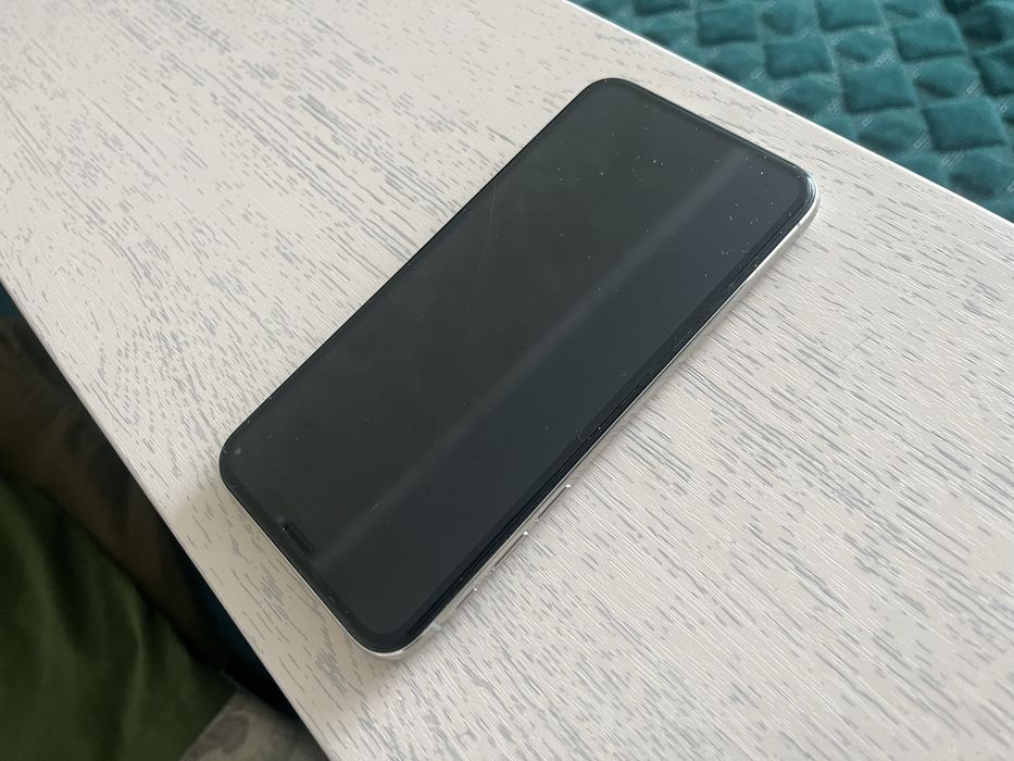 iPhone X белый цвет