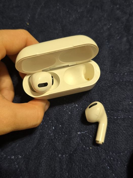 Apple AirPods Pro (1-го поколения)