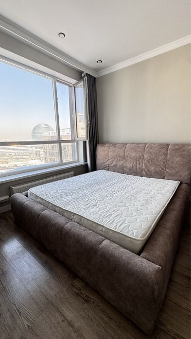 Кравать продается вместе с матрасом