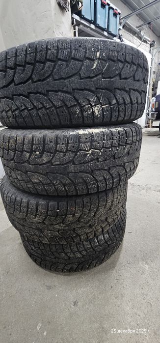 Продам зимние шины б,у