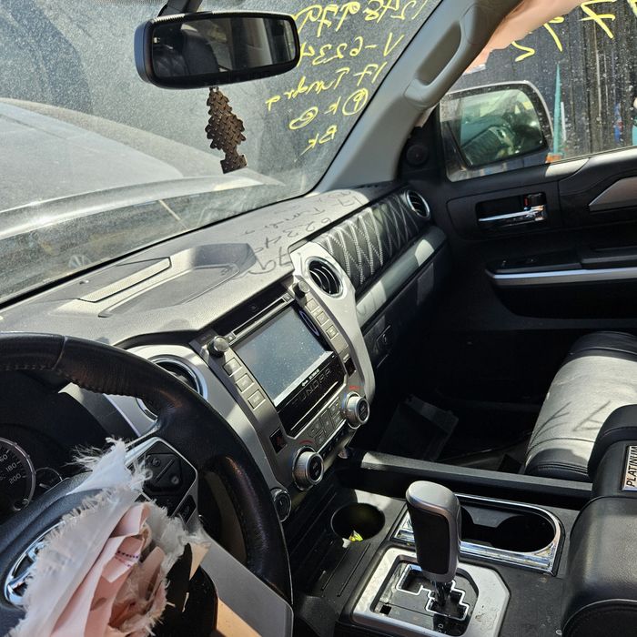 ТОЙОТА ТУНДРА Платинум Toyota tundra