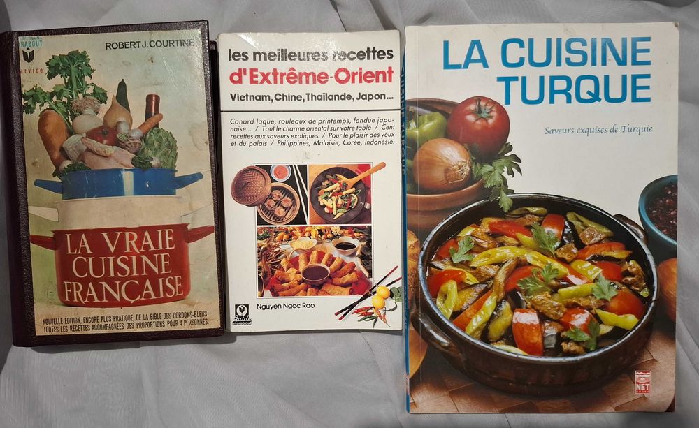 Книги на френски, руски, английски език
