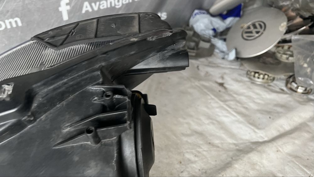 Volkswagen Caddy 4 2021- десен фар