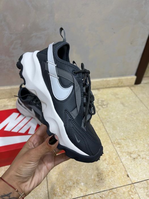 Tenesi Nike W TC 7900 femei