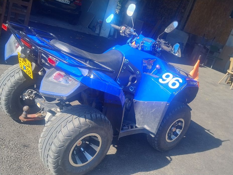 Vând ATV kimco 300cmc, înscris,toate actele in regulă,an.2018.mai multe detalii la telefon.