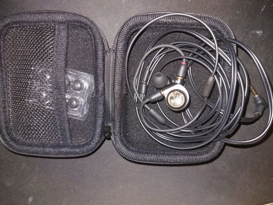Casti in ear monitor Ath E40