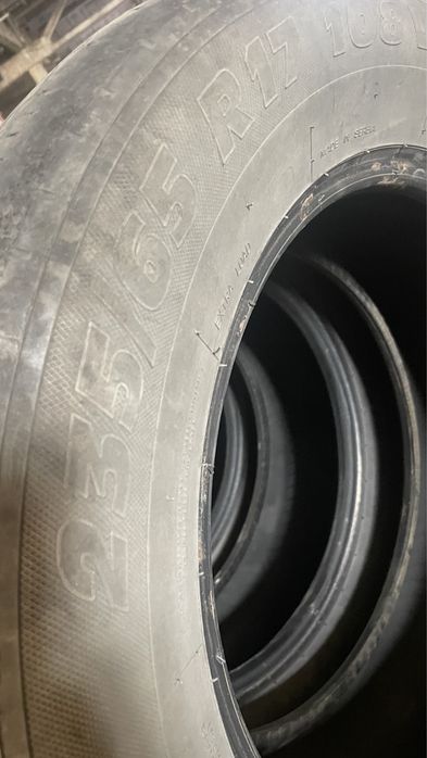 Продам шины 235/65/17
