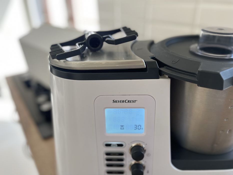 Robot bucatarie Monsieur Cuisine Plus in cutie ca nou