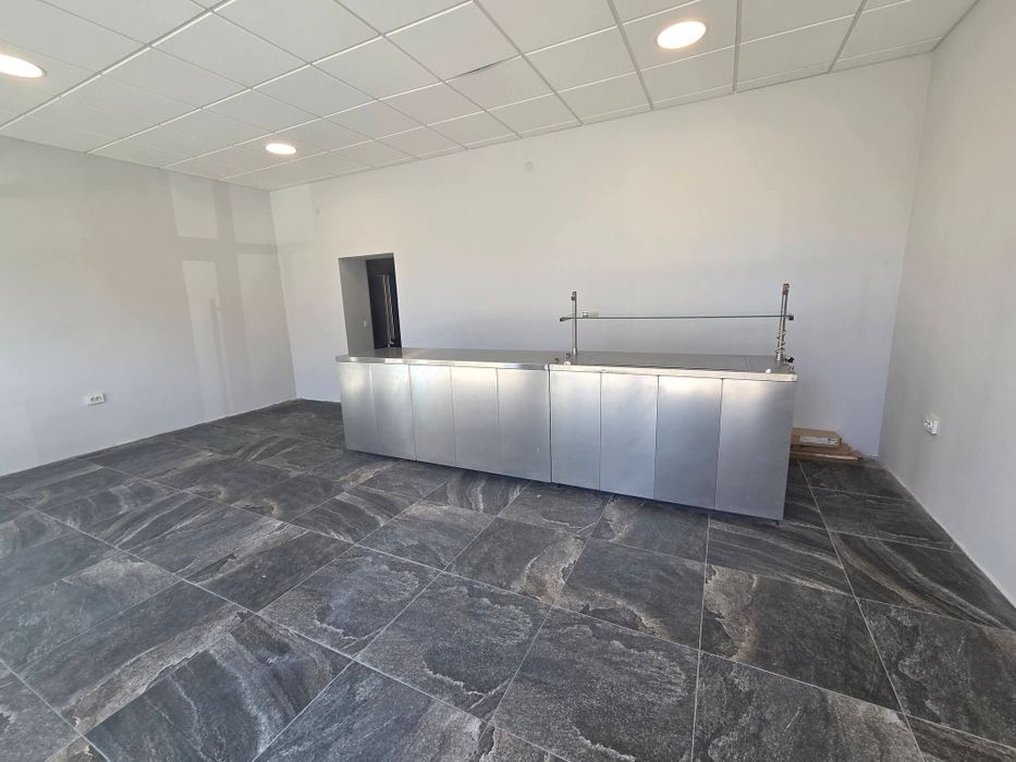 Дава се под наем Заведение в Кюстендил, Център - 250 кв.м за 2593.35 € - Снимка #1