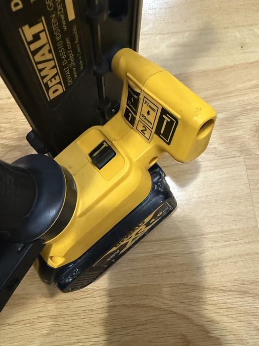 Такер Dewalt DCN692