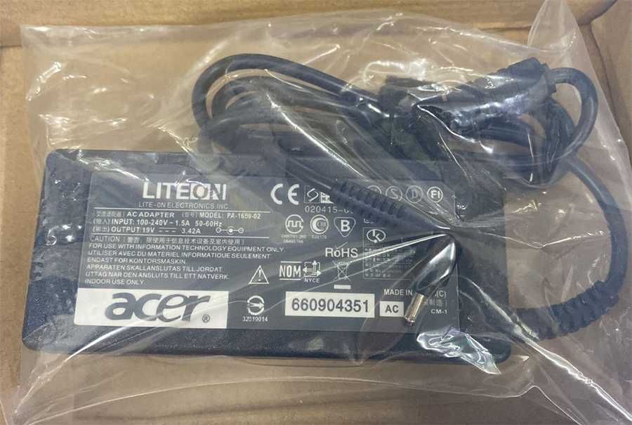 на ACER с тонким разъёмом ЗАРЯДКА адаптер оригинал от ноутбука