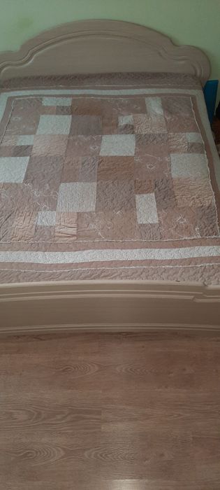 Двух спальная кровать