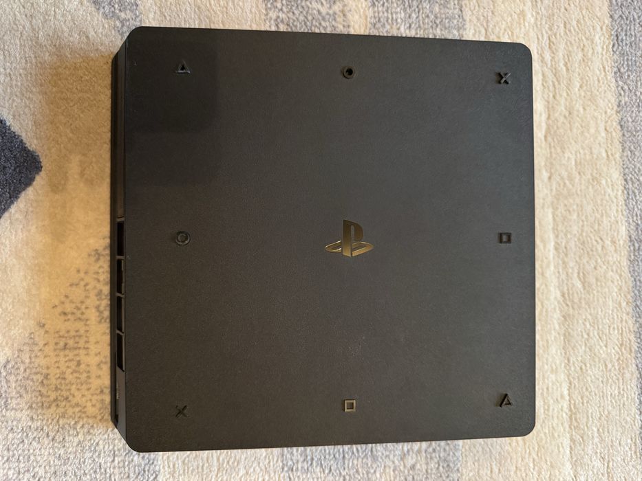 Playstation 4 slim