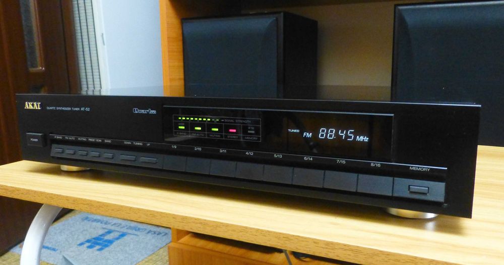 Tuner Akai AT-52