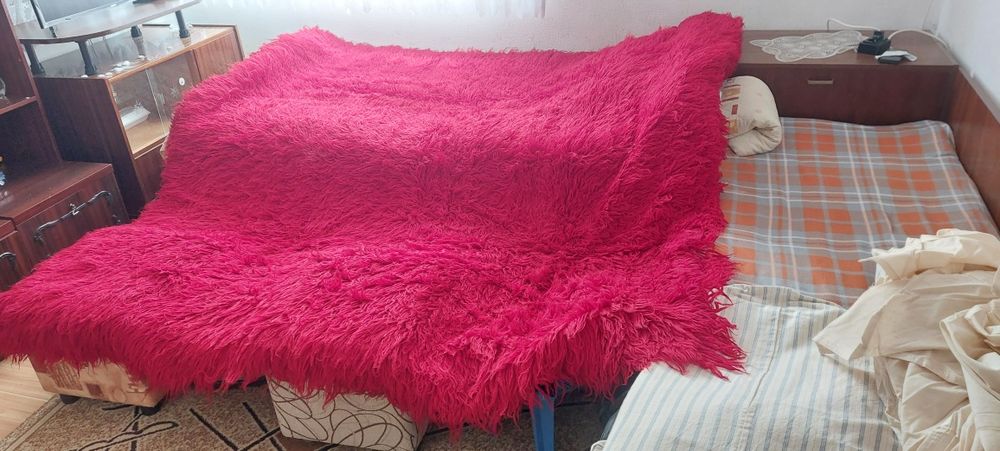 Китеник от вълна червен