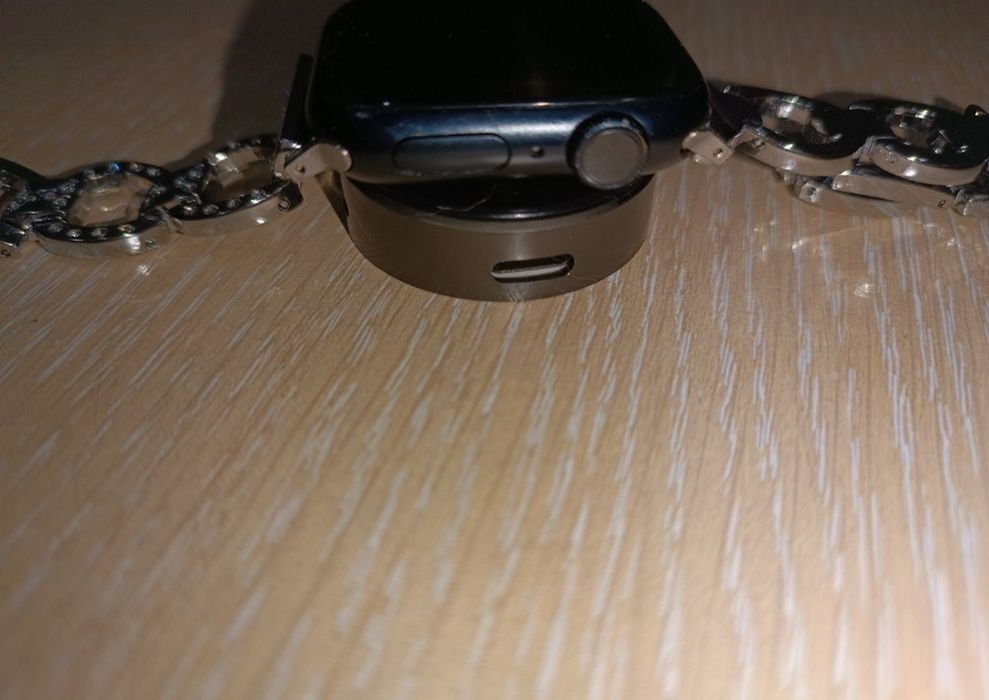 Apple watch series 8