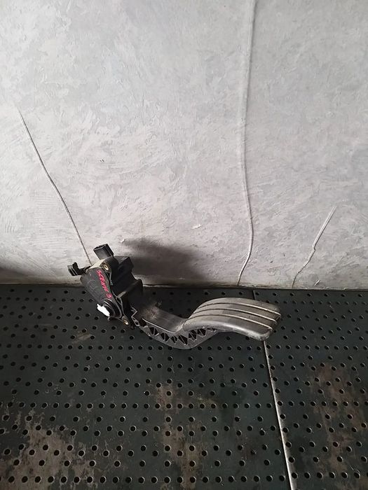 Pedala acceleratie 1.5 dci renault scenic 3 180020024r