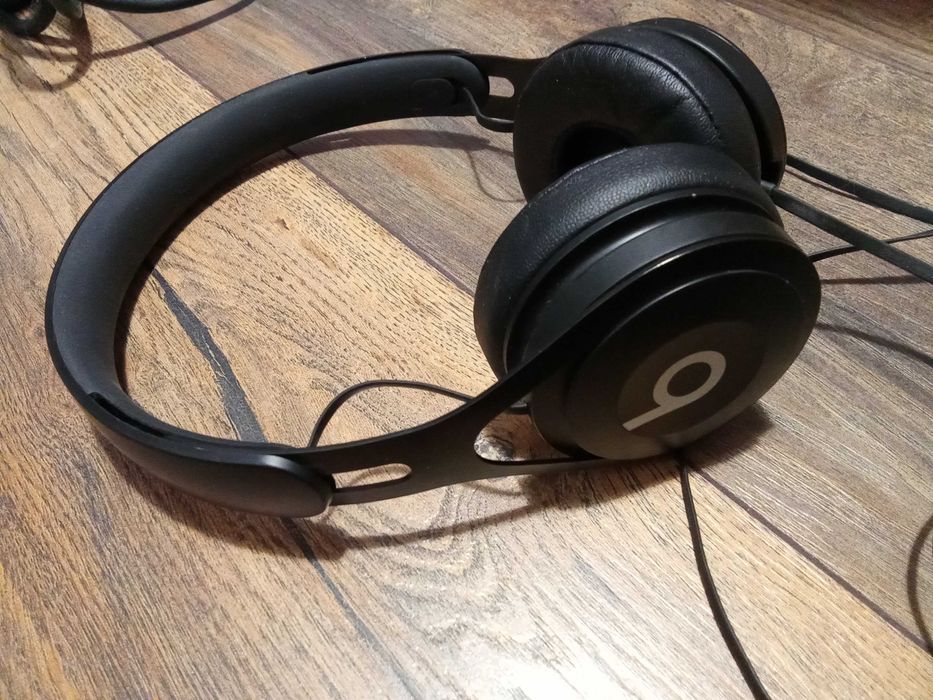 Слушалки - Beats EP by Dr. Dre, On-ear