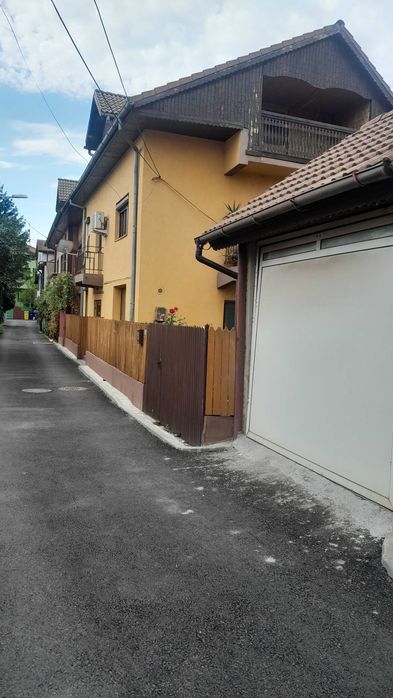 Vand vila10 camere 2 bai,bucatarie,garaj beci curte interioara craiova ...