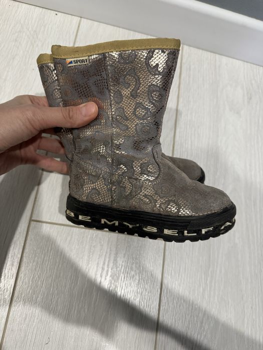 Продам обувь на девочку